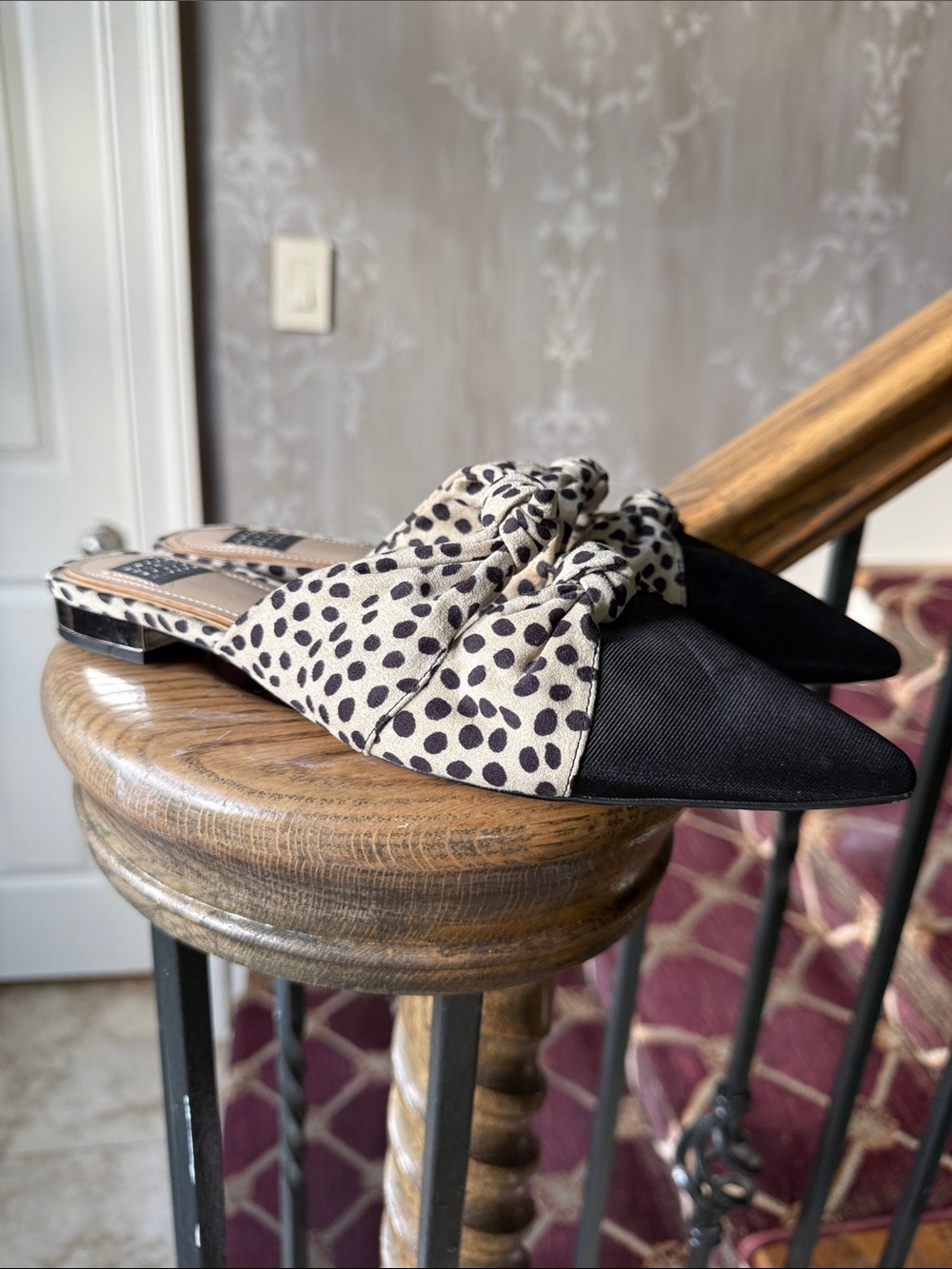 White House black market ladies pointy toe flats excellent condition size 8 - Picture 2 of 13
